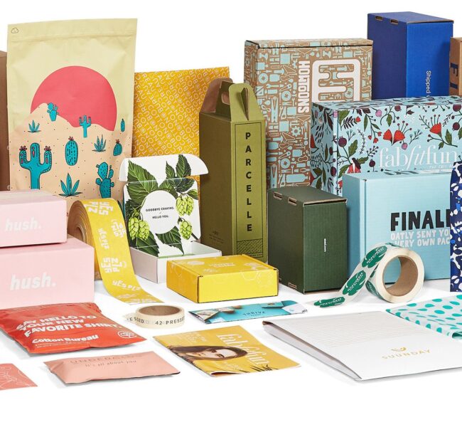 E ticaret paketleme tasarimi moda urun ambalaji teknoloji kutusu tasarimi